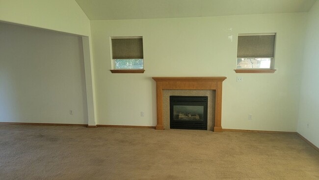 Building Photo - Great 3-bedroom Home In The Valley On Cul-...