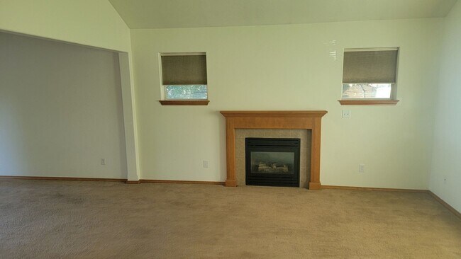 Foto del edificio - Great 3-bedroom Home In The Valley On Cul-...
