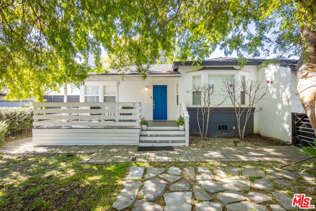 Primary Photo - 3839 Marcasel Ave