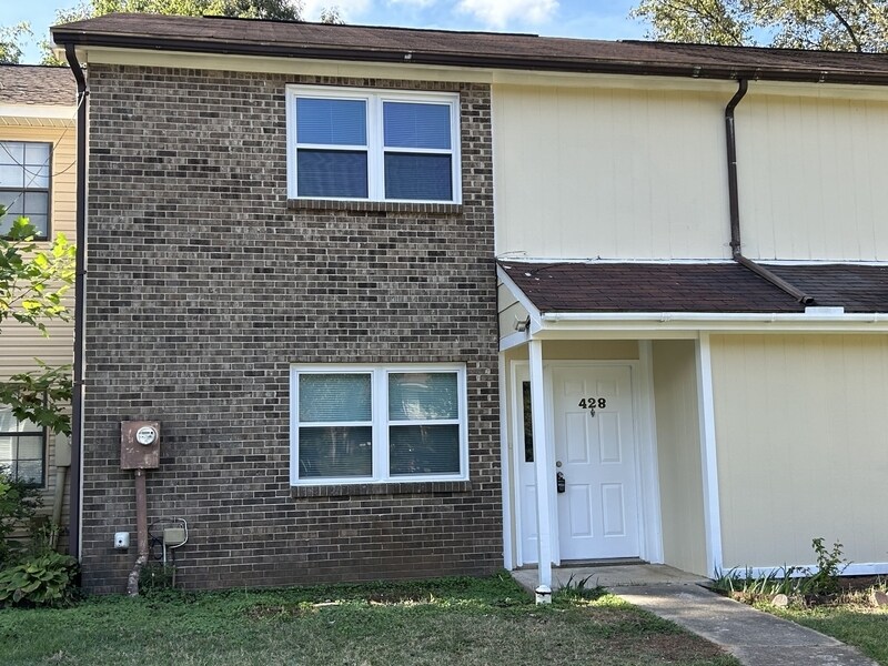 Foto principal - 428 Oakland Rd