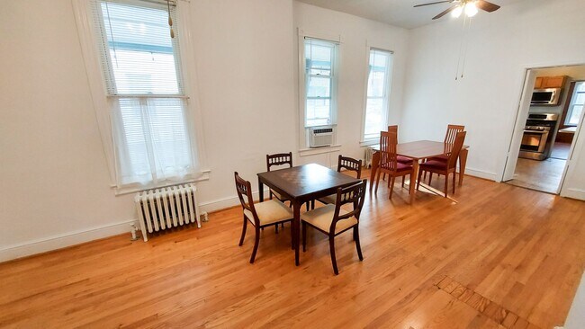 Building Photo - Charming and Sunlight 3BD, 1 BA in the Quaint DC Suburb of Mount Rainer, MD!!!