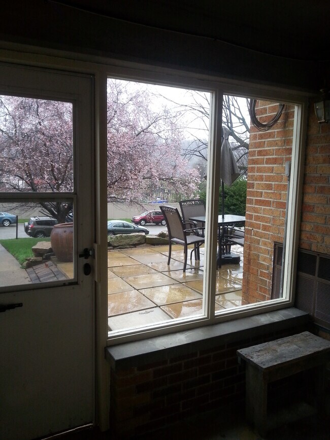 202 N Highland Ave Unit 4, Cheswick, PA 15024 Apartments in Cheswick