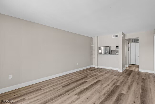 Foto del edificio - 1915 Maravilla Ave