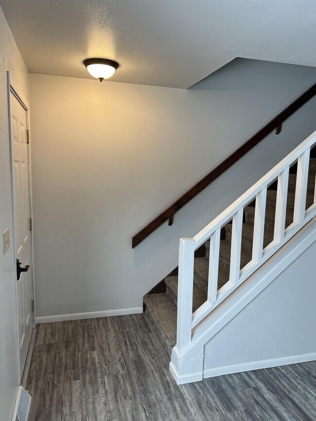 1131 Depere St, Menasha, WI 54952