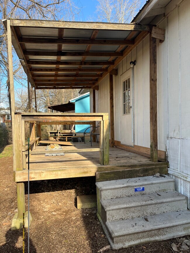 Foto del edificio - 112 Irwin Cir