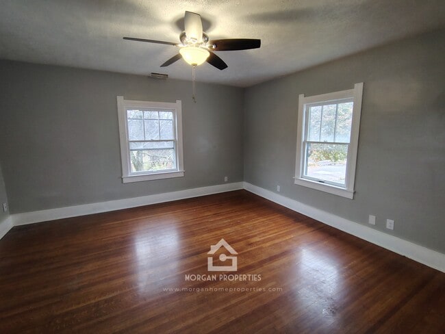 Building Photo - 336 W 7th St