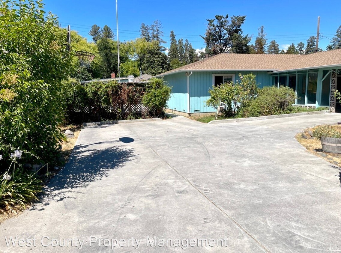 Building Photo - 2 br, 1 bath House - 8372 Park Ave