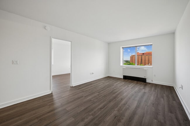 Interior Photo - MODA