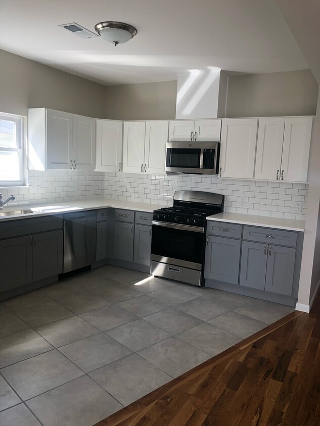 Foto principal - 485 S 16th St