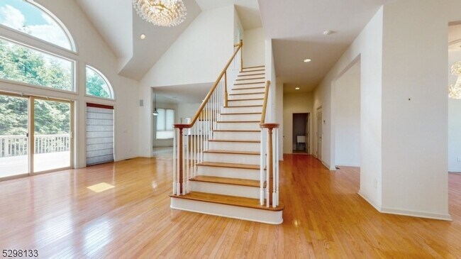 Building Photo - 1 White Oak Ct