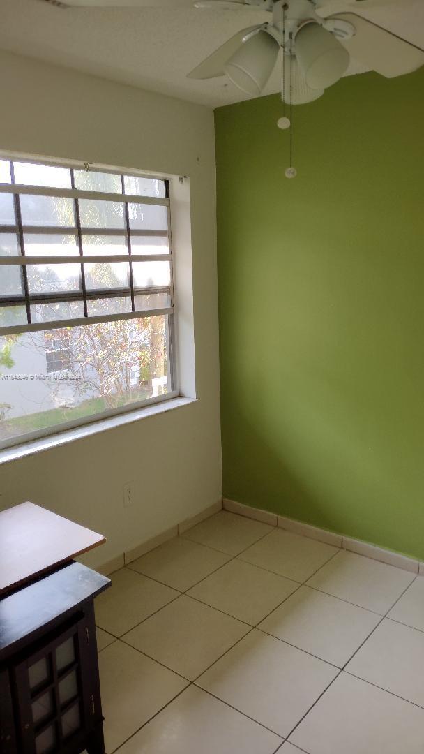 Foto del edificio - 443 NE 210th Cir Terrace