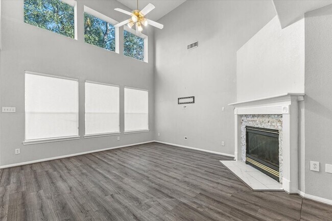 Foto del edificio - 2222 Keeran Point Ct