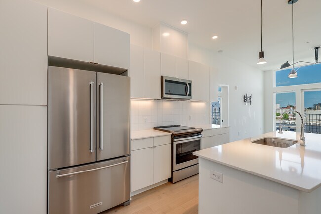 stainless steel appliances - 600 S Duke St