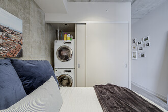 Building Photo - 39-839 Brant St