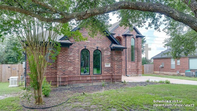 Foto del edificio - 1015 Pine Walk Trail