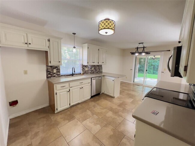 Foto del edificio - 11800 Kingsridge Terrace