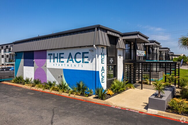 Foto del edificio - The Ace Apartments