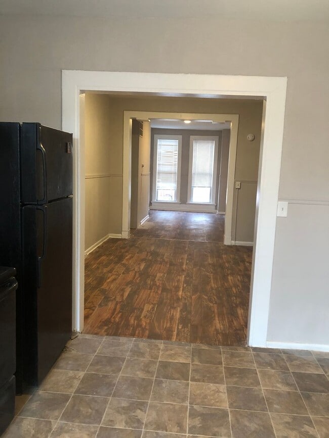 Foto del edificio - 2 Bedroom 1 Bath with Den Townhouse in Baltimore City