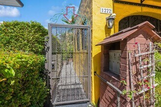 Building Photo - 1222 Salzedo St
