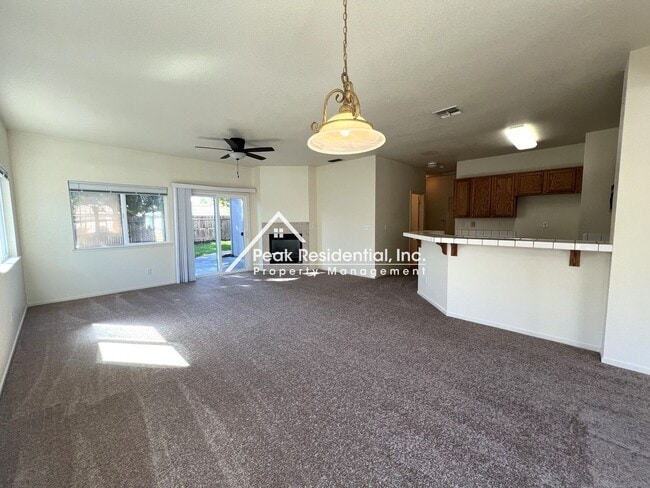 Building Photo - Very Nice 3bd/2ba Sacramento House