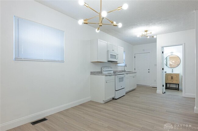 Photo - 321 Deeds Ave Apartment