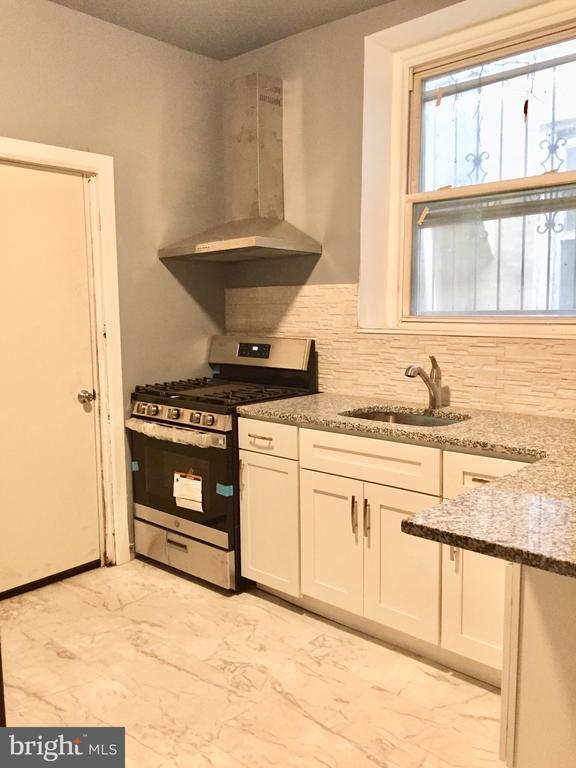 Building Photo - 125 N Ruby St