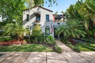 Building Photo - 447 Giralda Ave