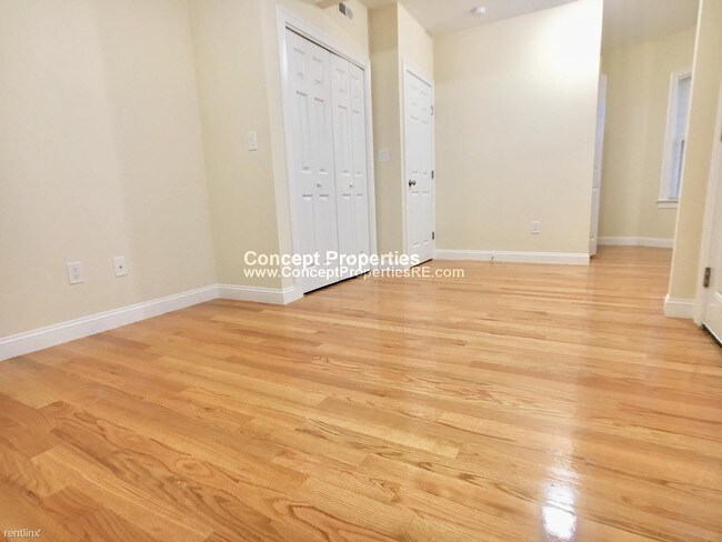 Foto del edificio - 4 br, 2 bath  - 14 Flint St # 1A