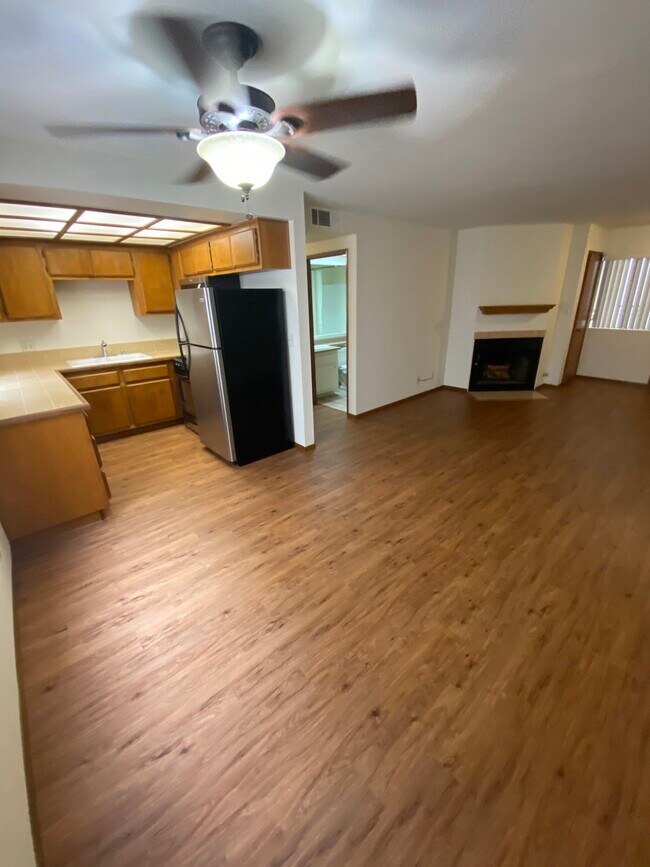 Foto del edificio - 10732 Lawler St