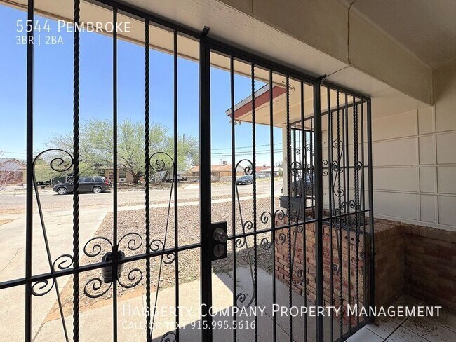 Building Photo - 5544 Pembroke-