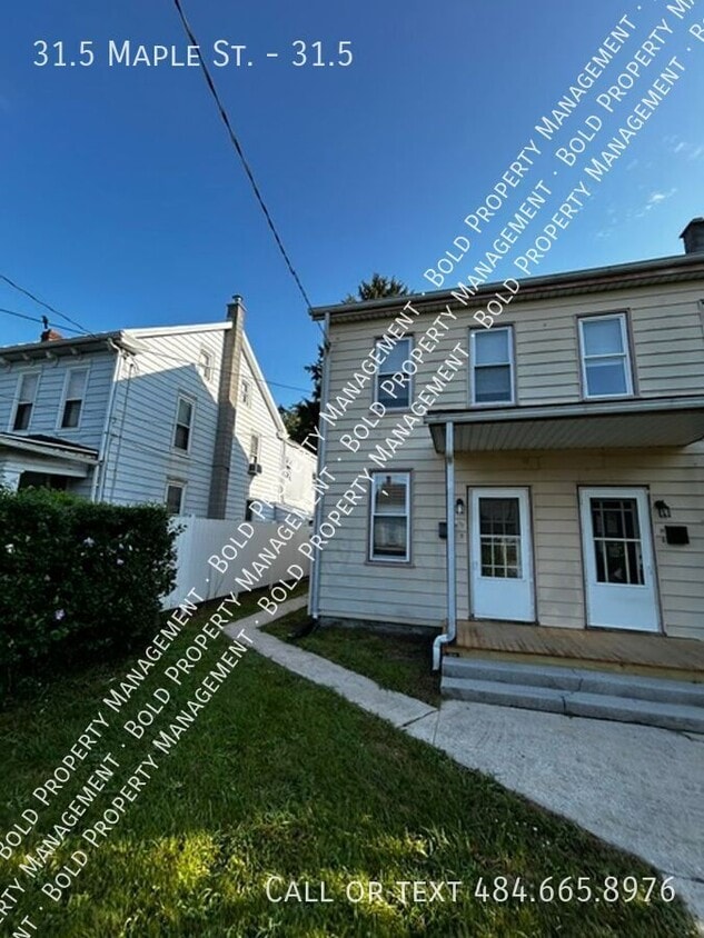Primary Photo - 31.5 Maple St