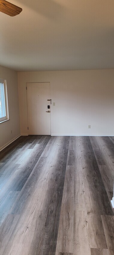 Living Area - 2701 Washington Ave