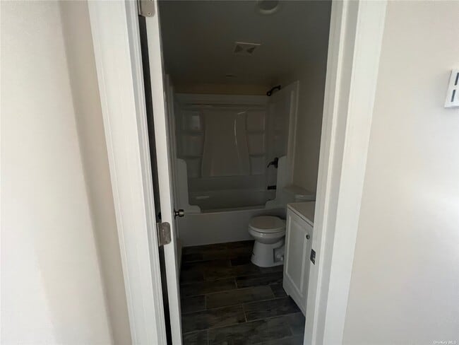 Building Photo - 16 Bellport St