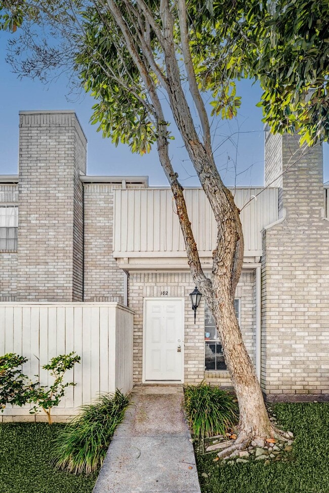 Foto del edificio - 3800 Tanglewilde St