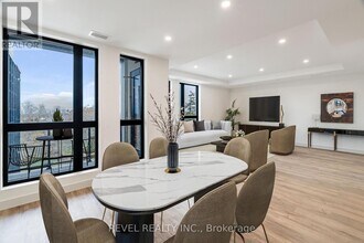 Building Photo - 4390 Hillview Dr