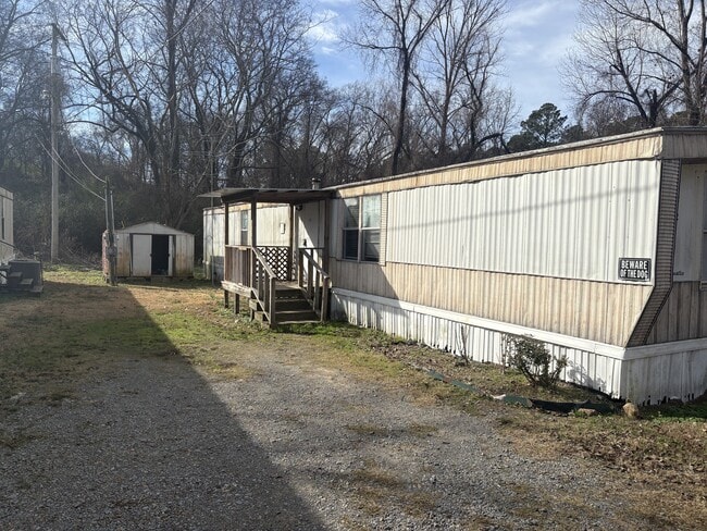 Building Photo - 2121 Cliffwood Rd