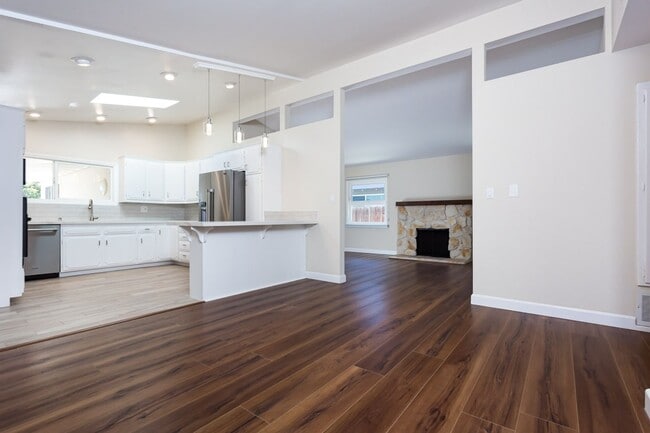 Foto del edificio - Newly updated Single-Story in Clairemont