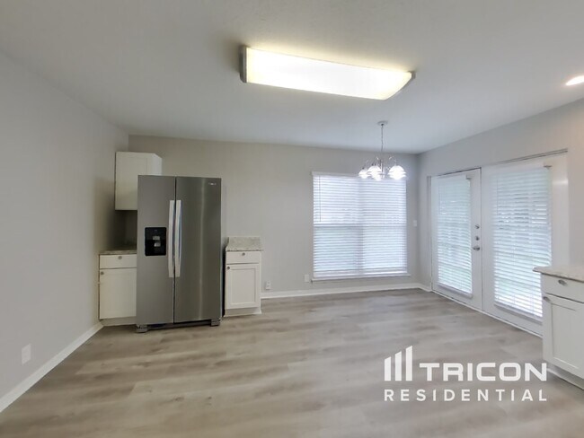 Foto del edificio - 9415 Stones River Dr