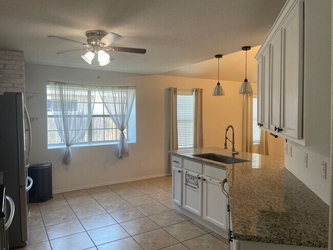 Building Photo - For Rent: Charming 3-Bedroom Brick Home