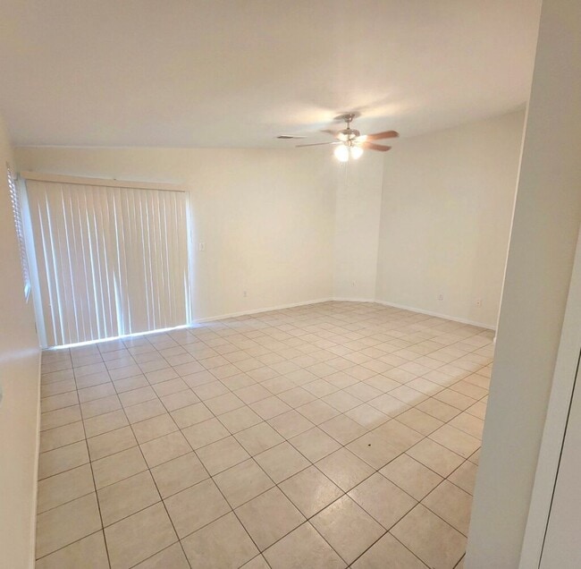 Building Photo - Beautiful Northwest Bakersfield Home