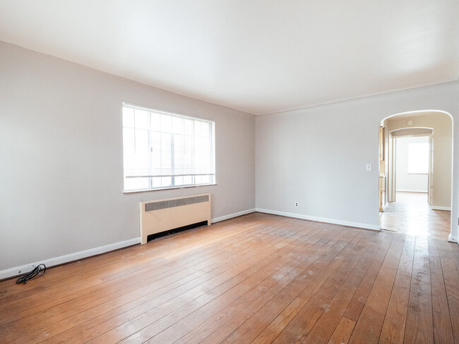Photo - 7340 Reading Rd (Cincinnati, OH) Apartment