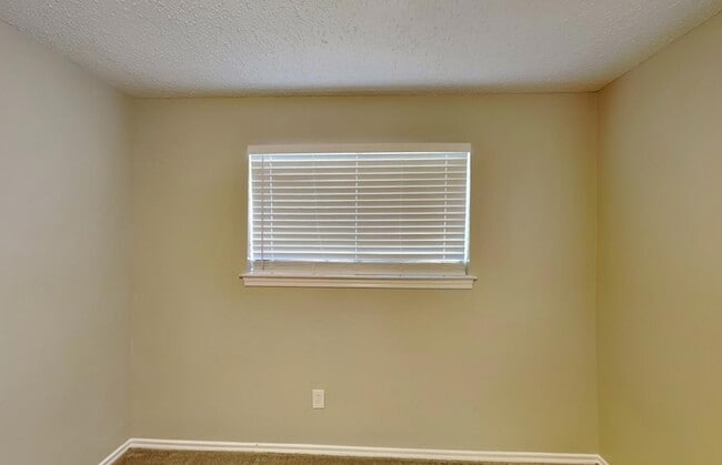 Foto del edificio - MOVE IN READY