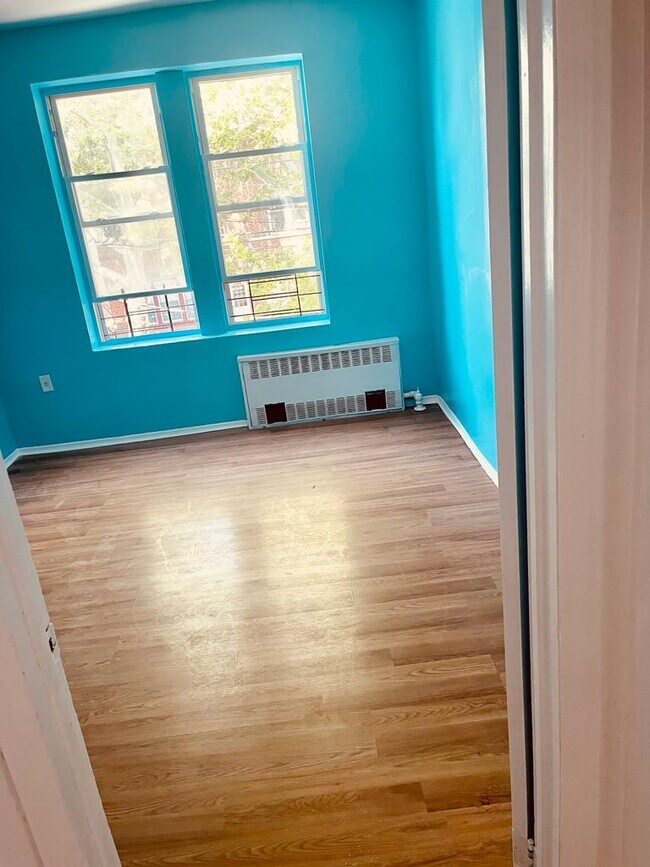 Foto del edificio - 1144 Blake Ave