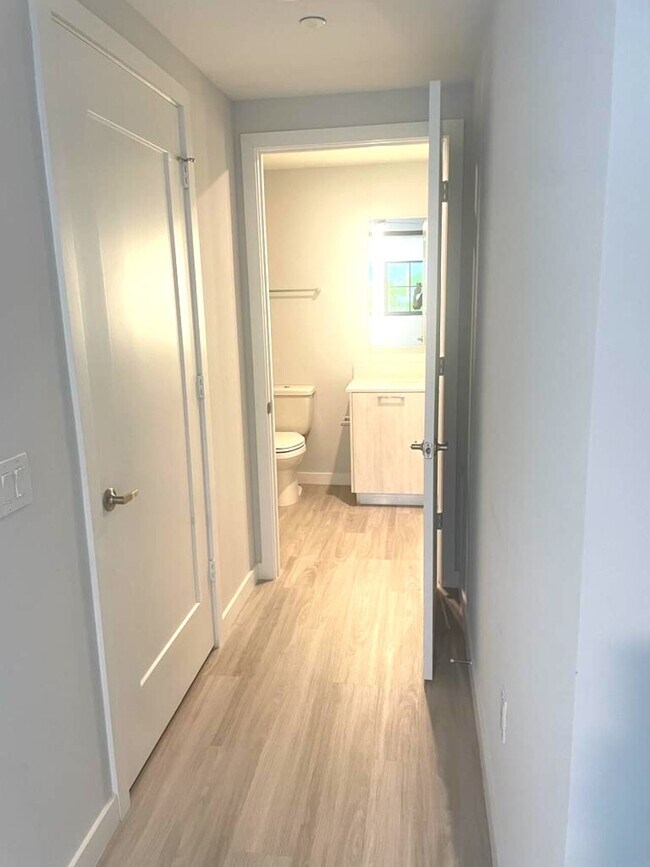 Foto del edificio - Low Deposit + Lease Specials | N. Frisco