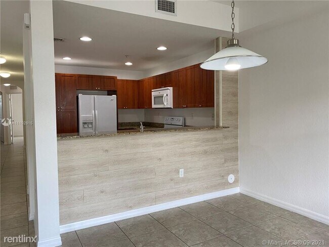 Building Photo - 8900 NW 107th Ct