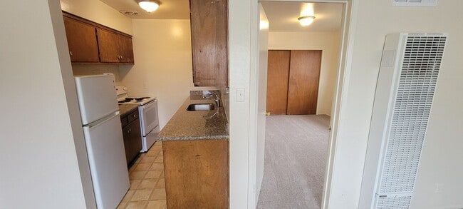 Photo - 1932 Haste St. Apt 6