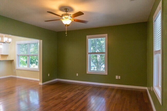 Foto del edificio - Beautiful Home in Prime West Asheville