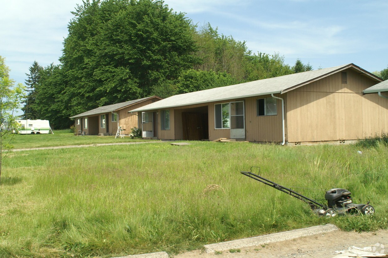  - 800 Devoe St SE