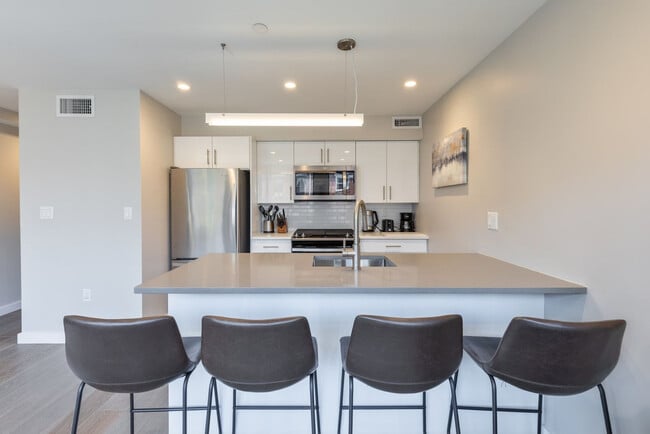 Building Photo - 240 Freedom Trl