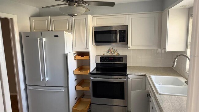 Foto del edificio - 4575 Cove Cir